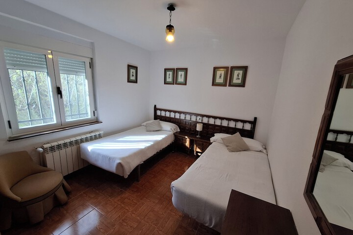 Room 6 of 44