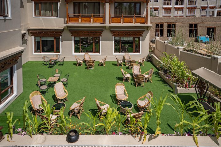 Hotel Exterior 19 of 19