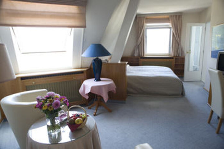 Room 18 of 29