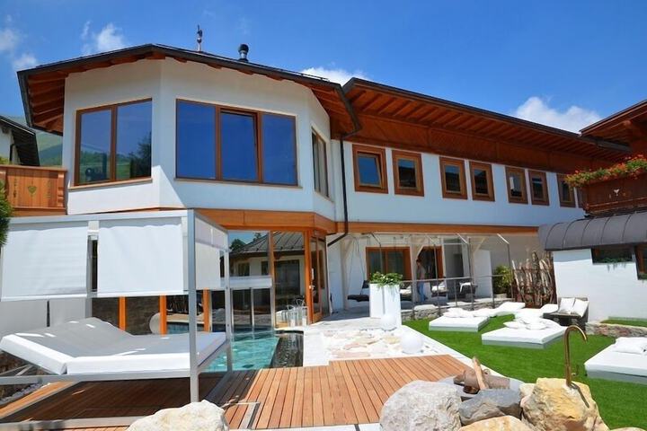 Sundeck 75 of 79