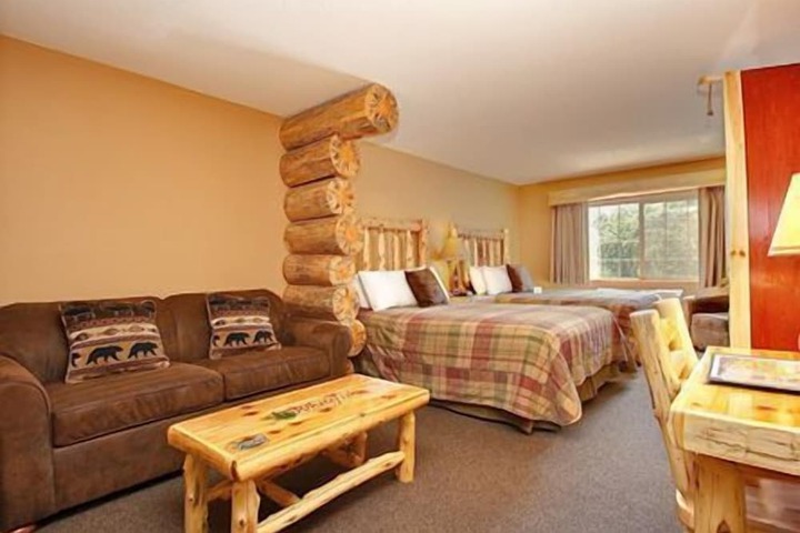 Room 4 of 16