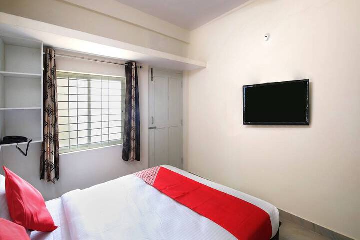 Room 4 of 12