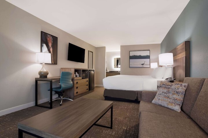 Room 7 of 24