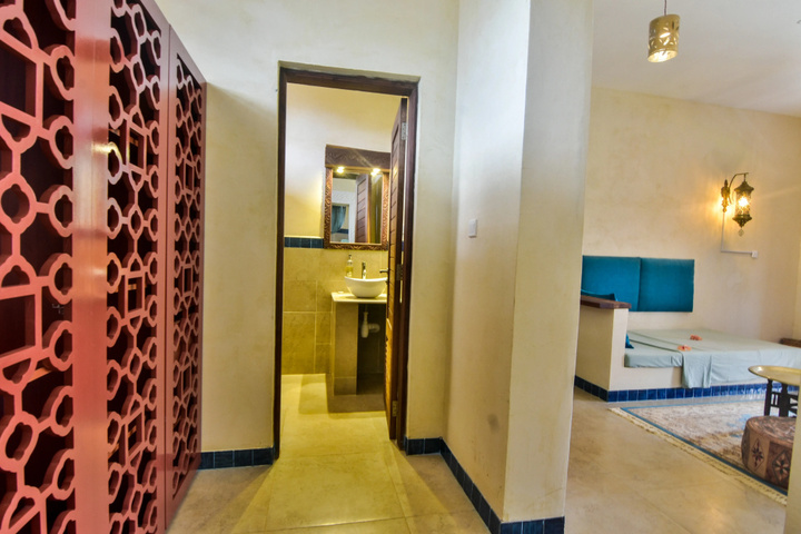Room 10 of 28