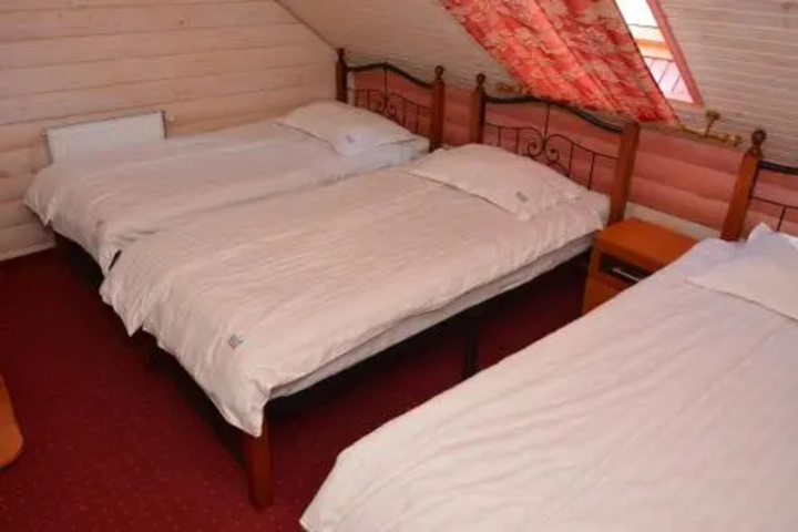 Room 2 of 17