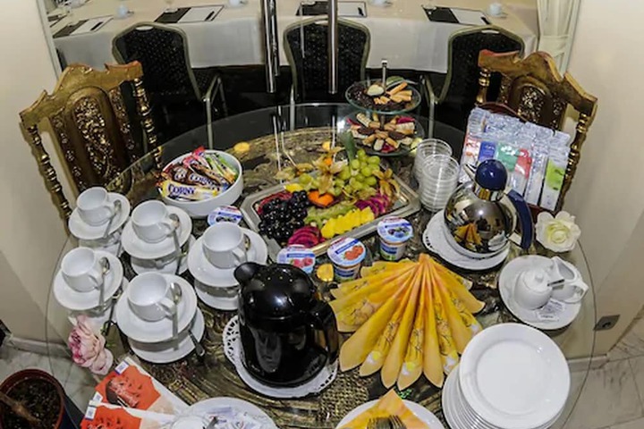 Breakfast/Coffee Service 34 of 81