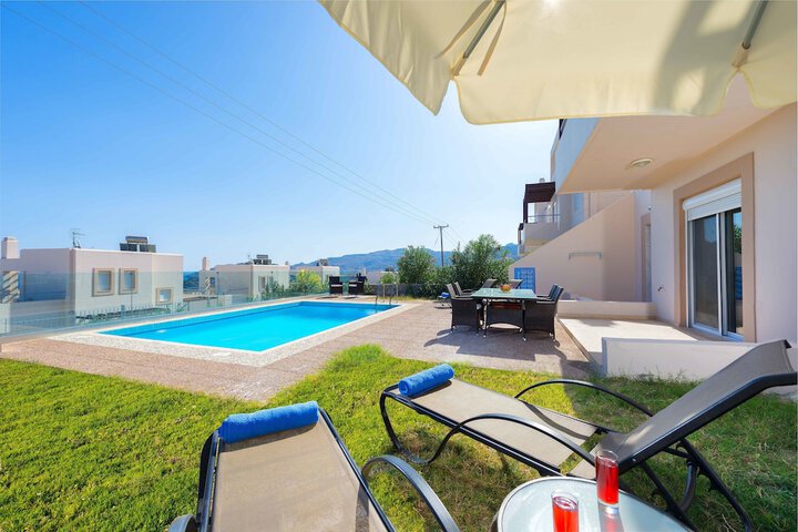 Hotel with Pool