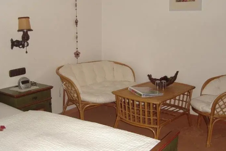Room 9 of 13