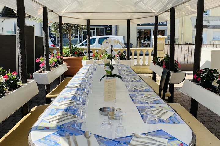 Dining 44 of 63