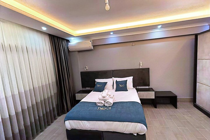 Room 9 of 30
