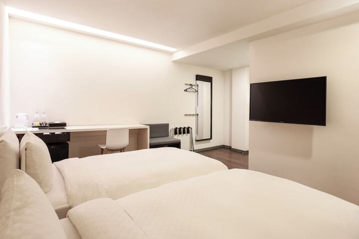 Room 38 of 51