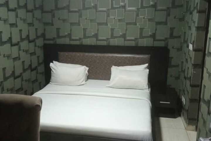 Room 2 of 14
