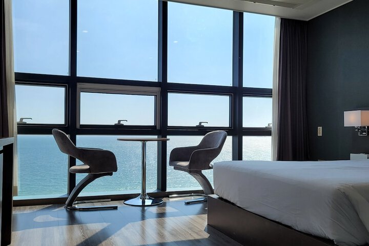 Room 44 of 66