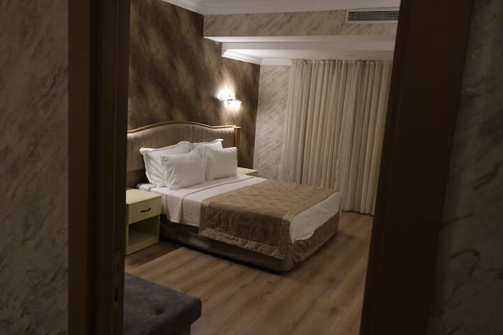 Room 16 of 46