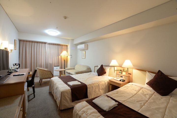 Room 5 of 28