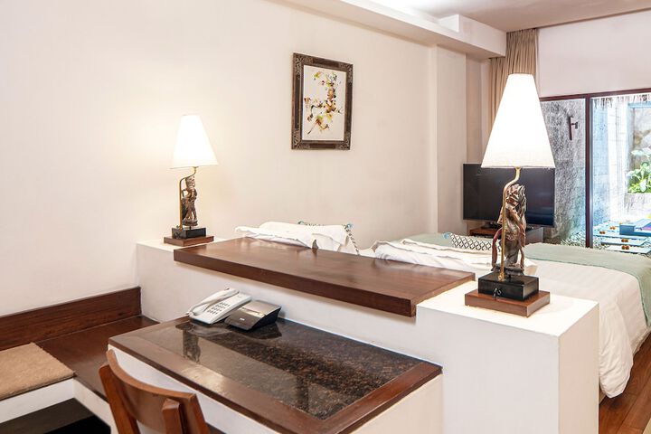 Room 15 of 214