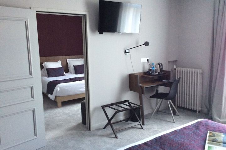 Room 24 of 52