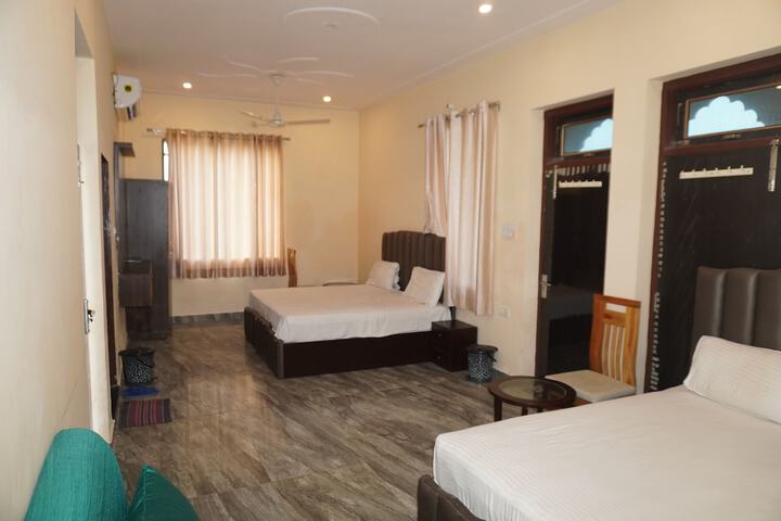 Room 16 of 73