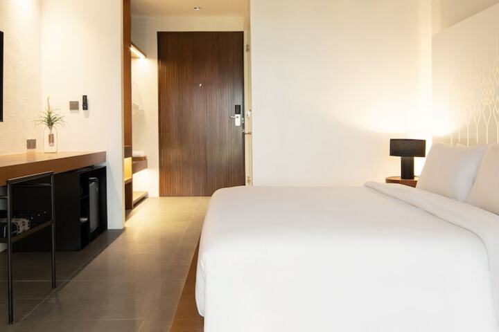 Room 6 of 48