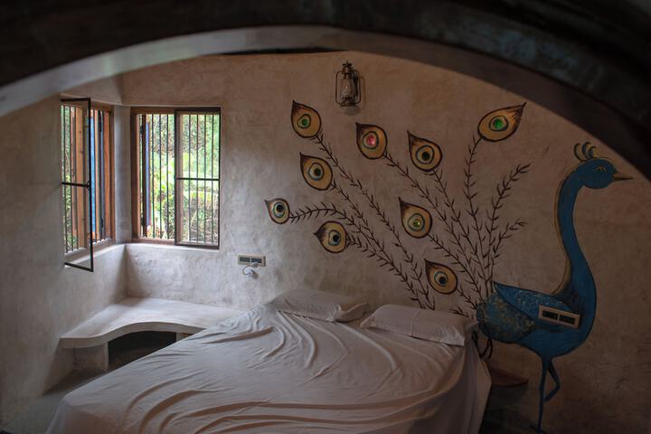 Room 4 of 15
