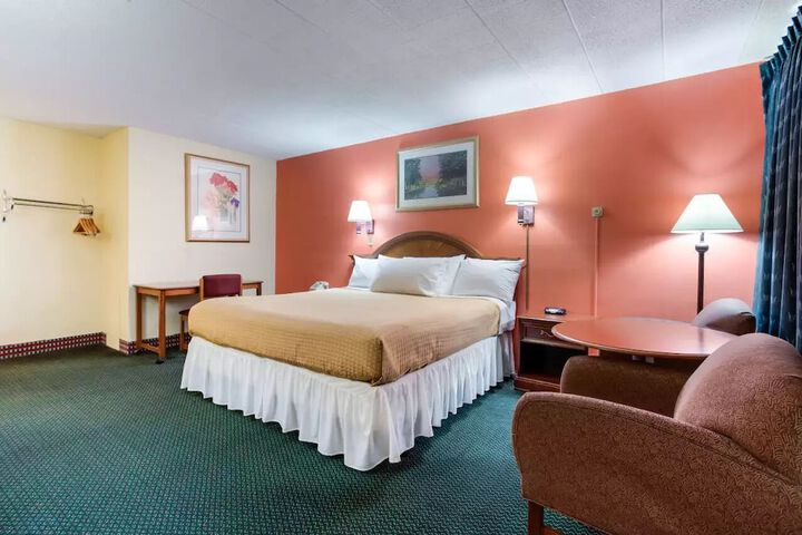 Standard Double Room (1 of 10)