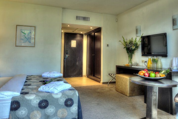 Room 8 of 56
