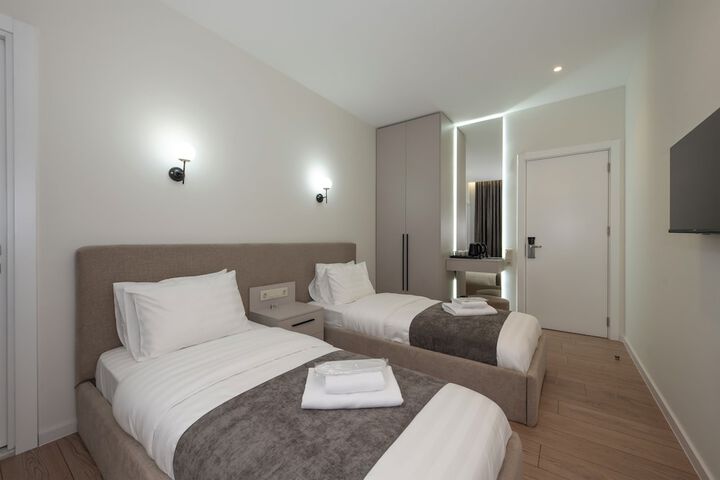 Room 5 of 31
