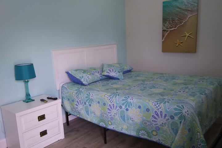 Room 6 of 16