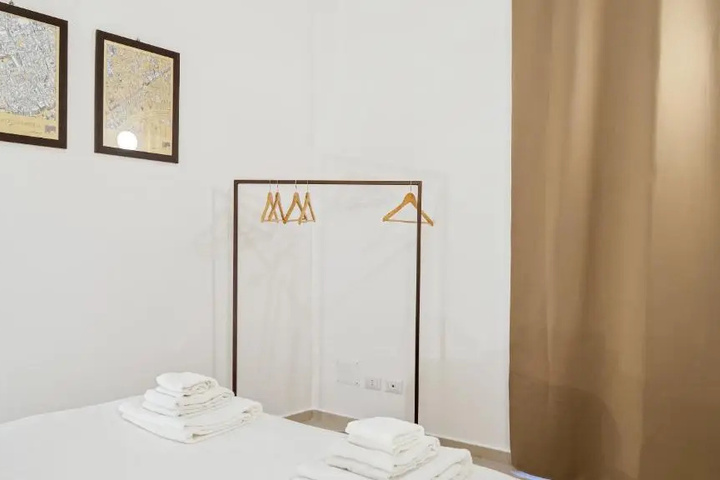 Room 2 of 2