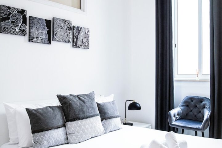 Room 2 of 6