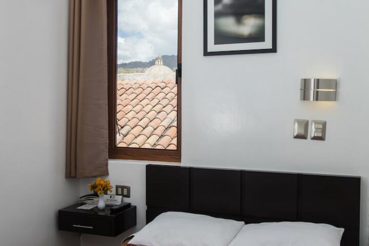 Room 107 of 176