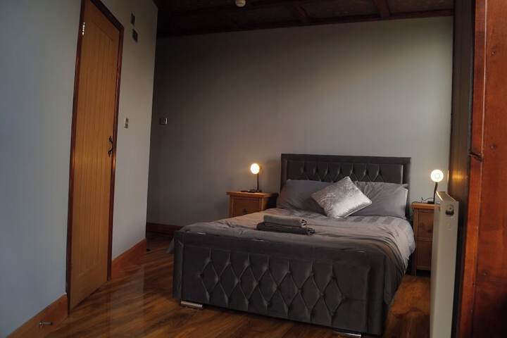 Room 5 of 20