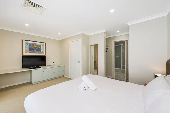 Room 14 of 104