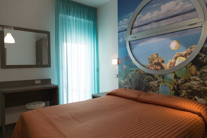 Room 90 of 151