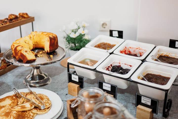 Breakfast/Coffee Service 84 of 103