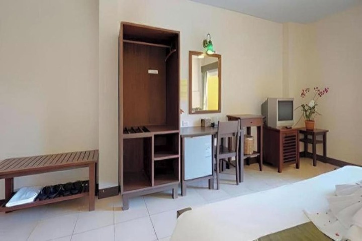 Room 27 of 67