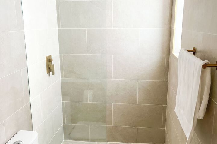 Room 16 of 27