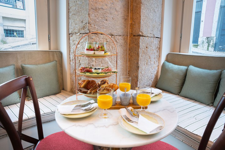 Breakfast/Coffee Service 36 of 42