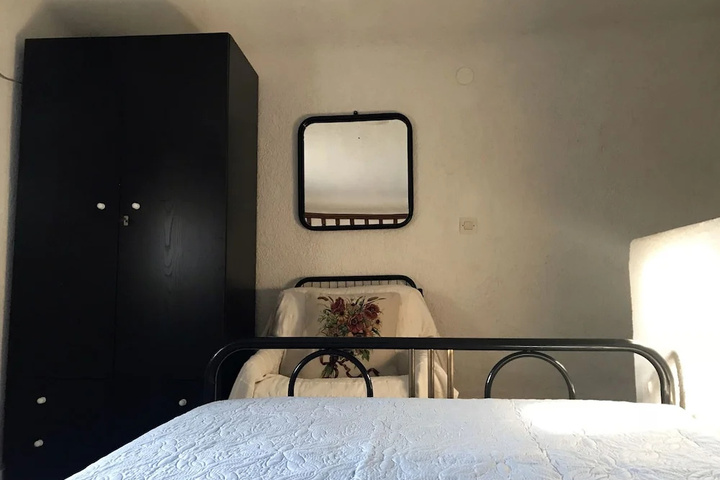 Room 4 of 17