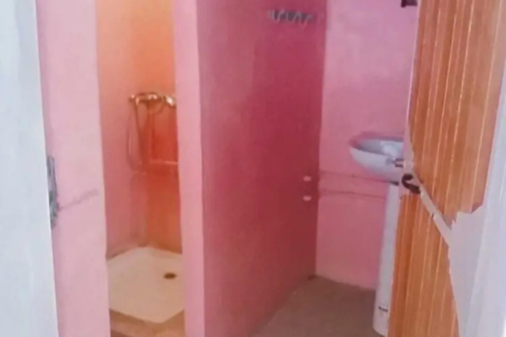 Room 8 of 11