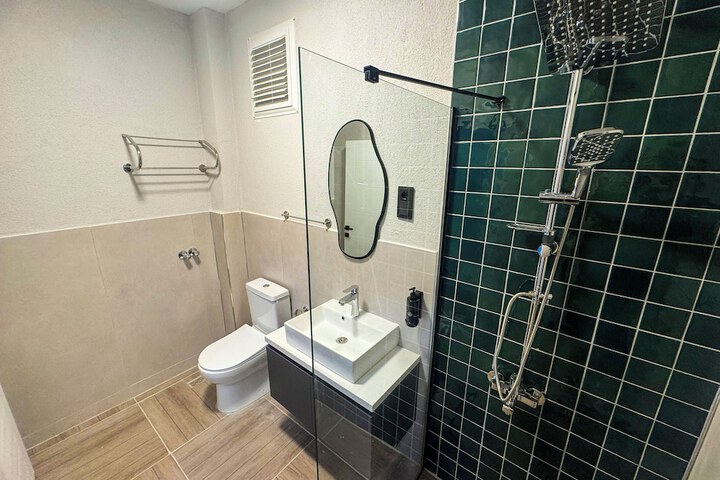 Room 17 of 21