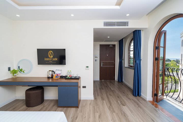 Room 7 of 50