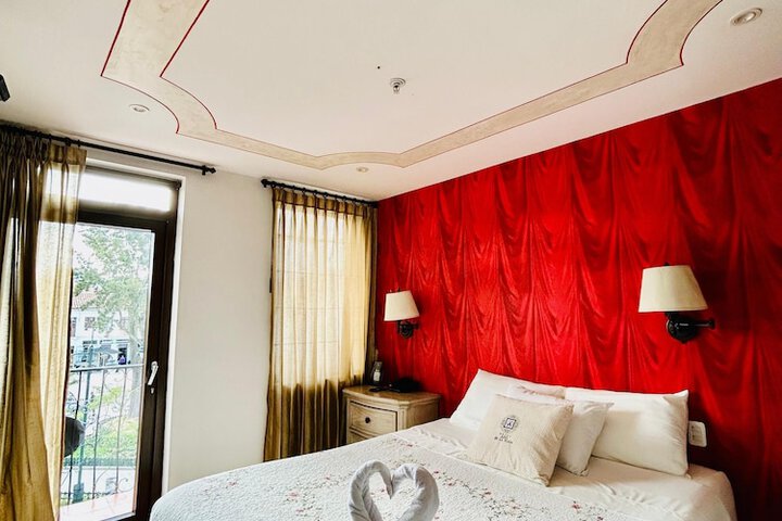 Room 33 of 85