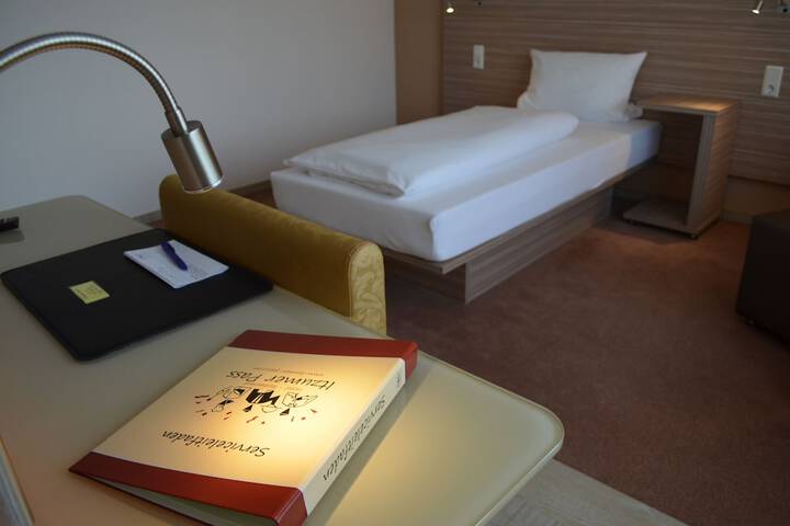 Room 4 of 15