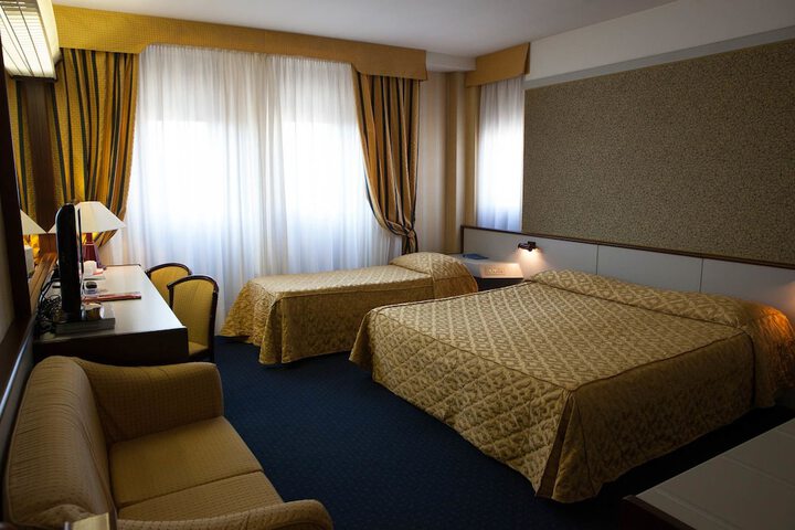 Room 19 of 130