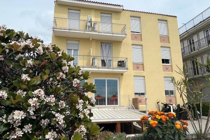 Piccolo Hotel