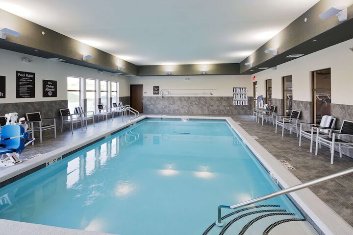 Pool 19 of 25