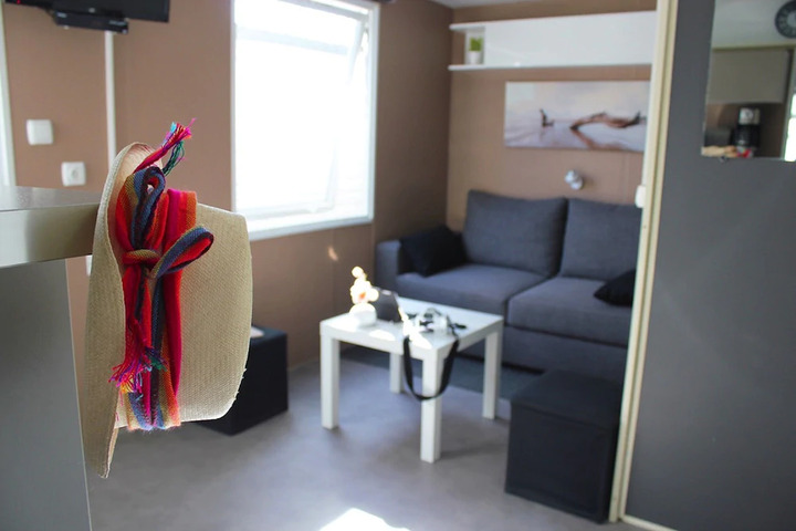 Room 5 of 9