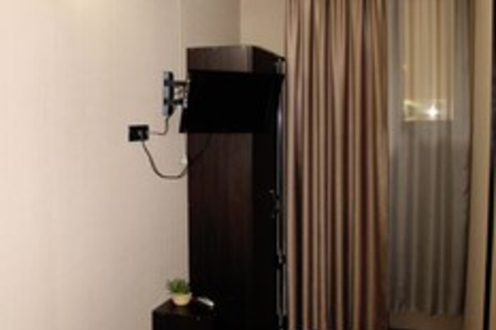 Room 21 of 30
