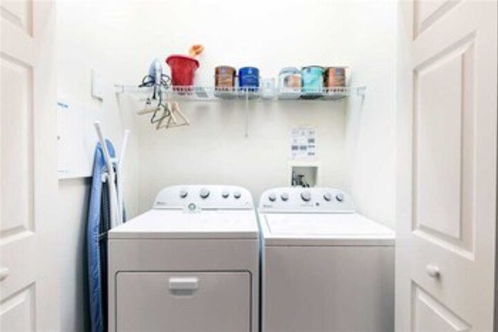 Laundry 14 of 32